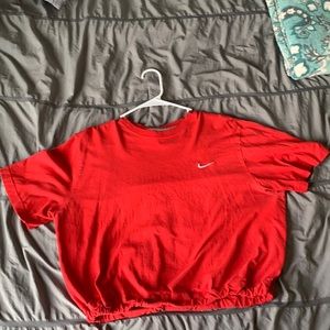 XL Red cropped and elastic sinched Nike Standard Fit T-shit